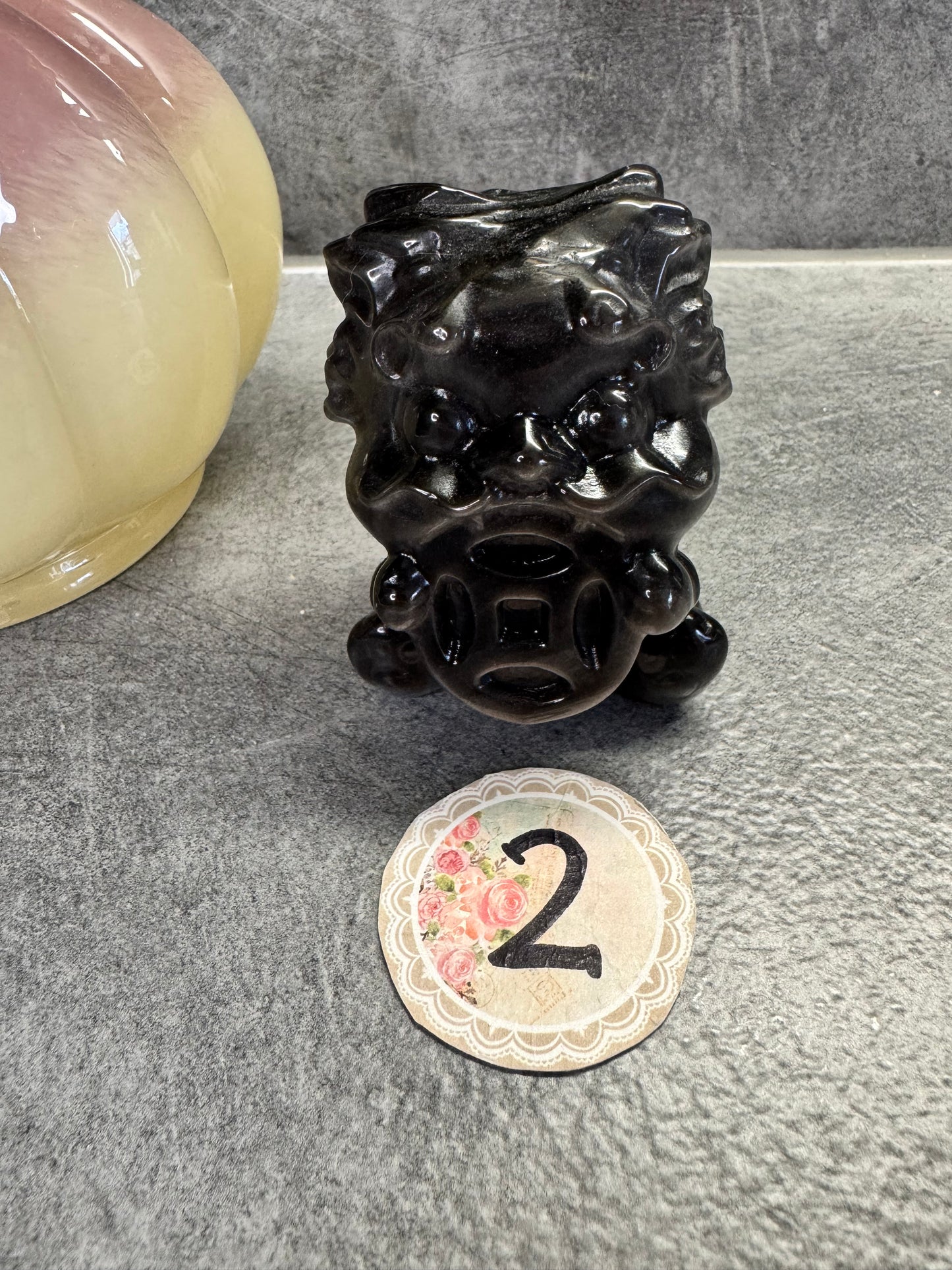 Hopea Obsidiaani onnen tuoja olento